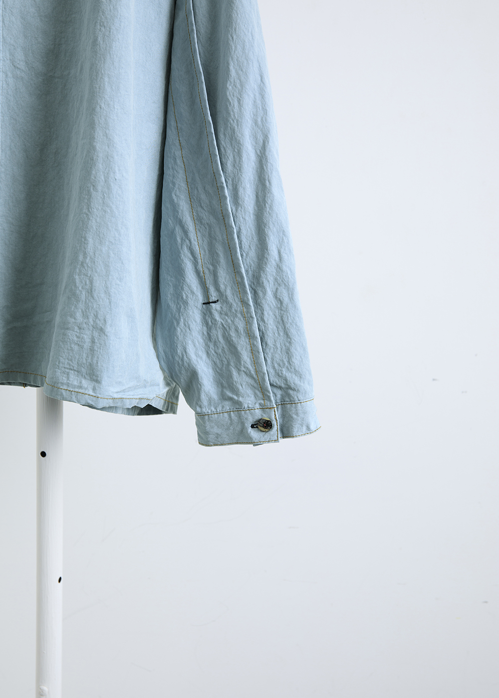 繁生假釦大落肩襯衫