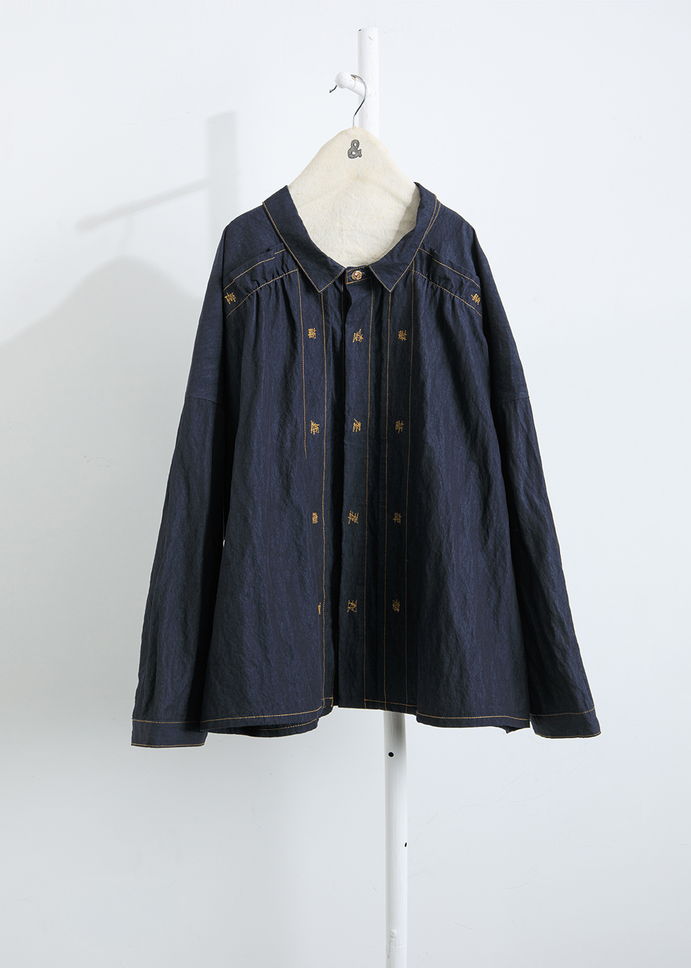 繁生假釦大落肩襯衫