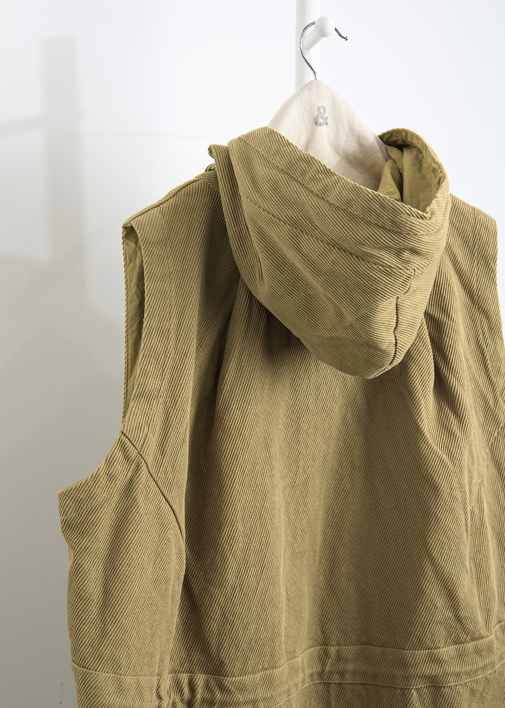 愜意連帽抽繩長版背心