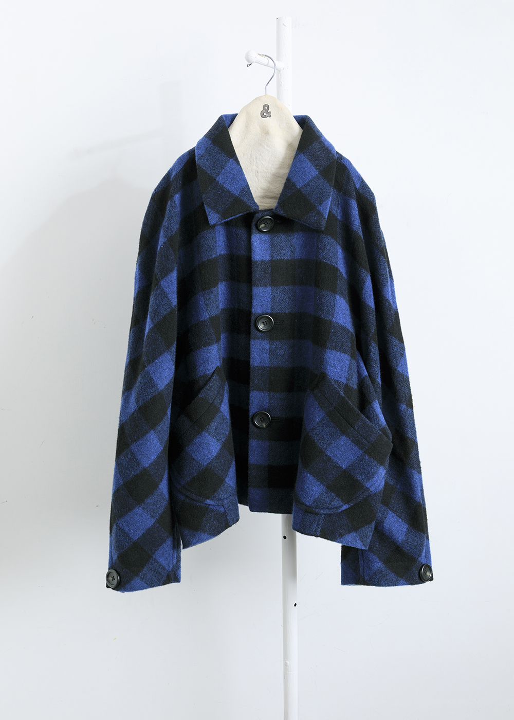 毛呢藍黑格落肩外套