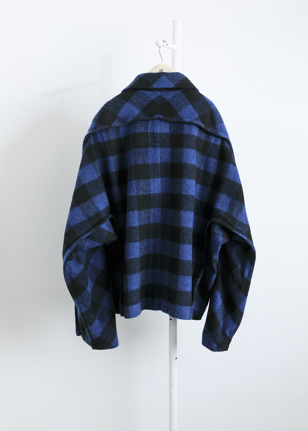 毛呢藍黑格落肩外套