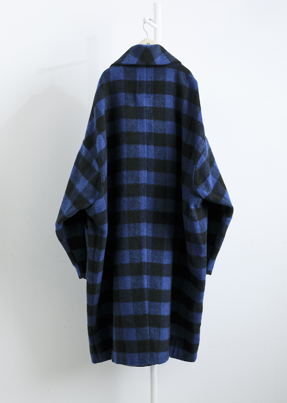 毛呢藍黑格落肩長版外套