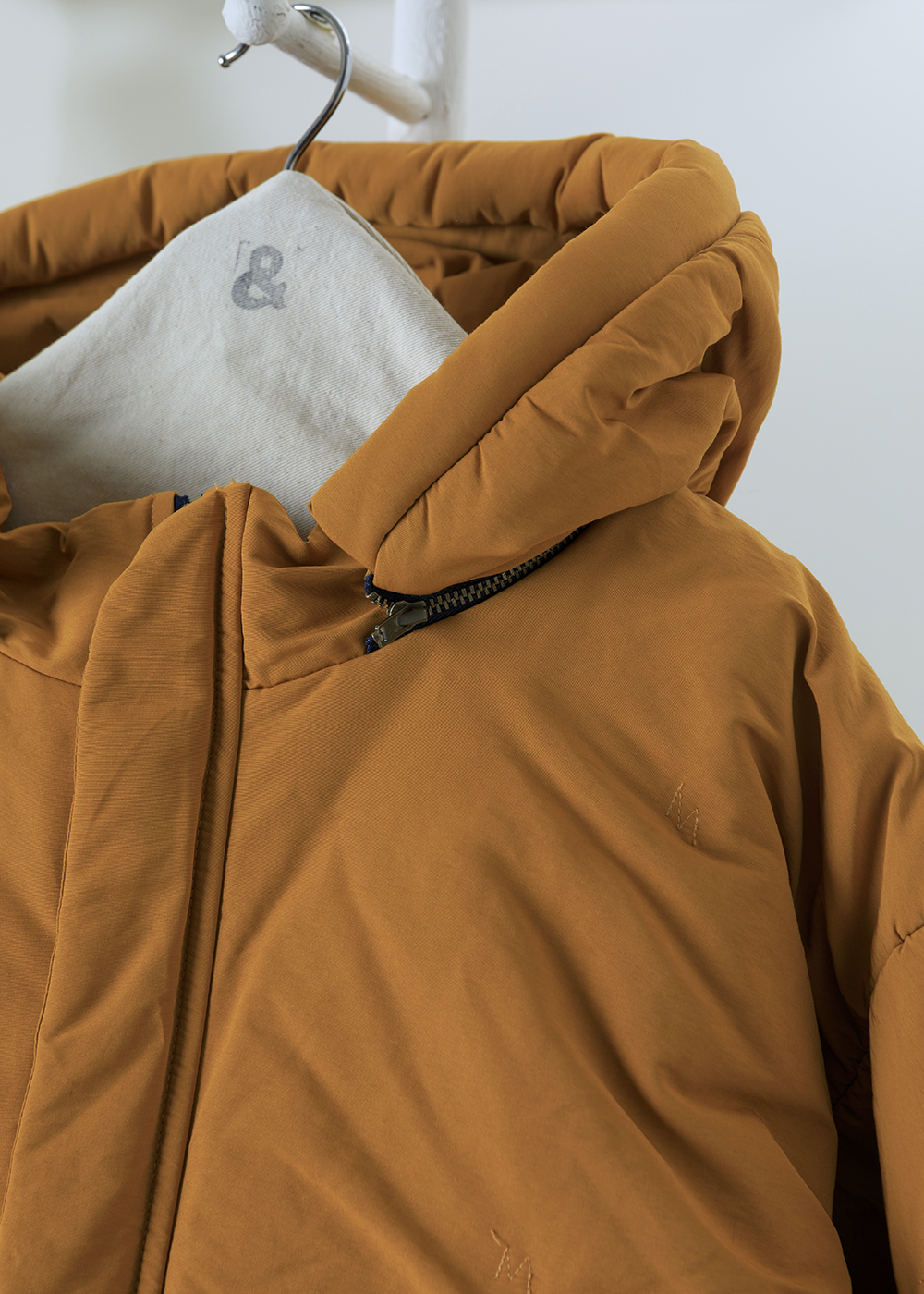 暖序抽繩蓬鬆輪廓保暖夾克