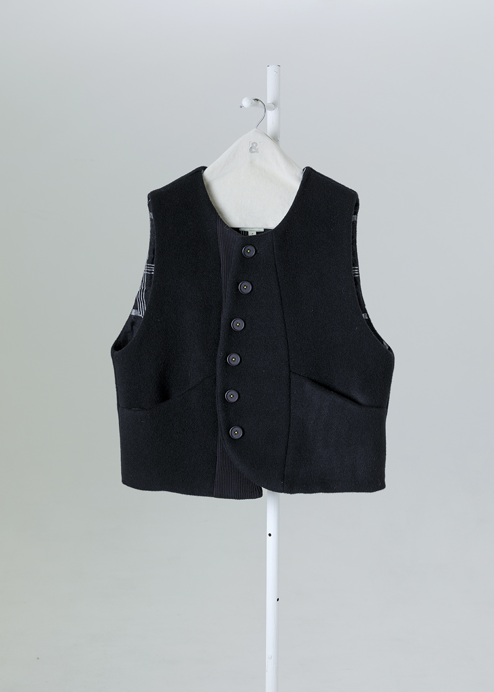 靜弧羊毛混紡圓領結構背心