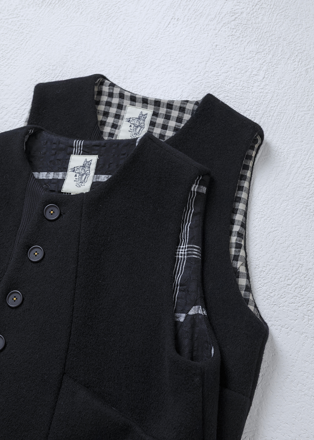 靜弧羊毛混紡圓領結構背心