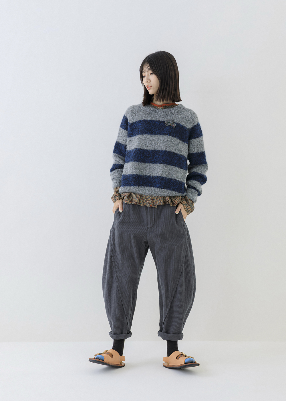 輕行緩游寬條紋毛衣 