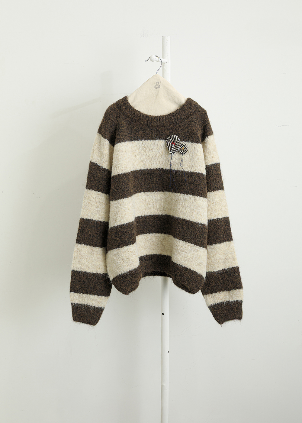 輕行緩游寬條紋毛衣 