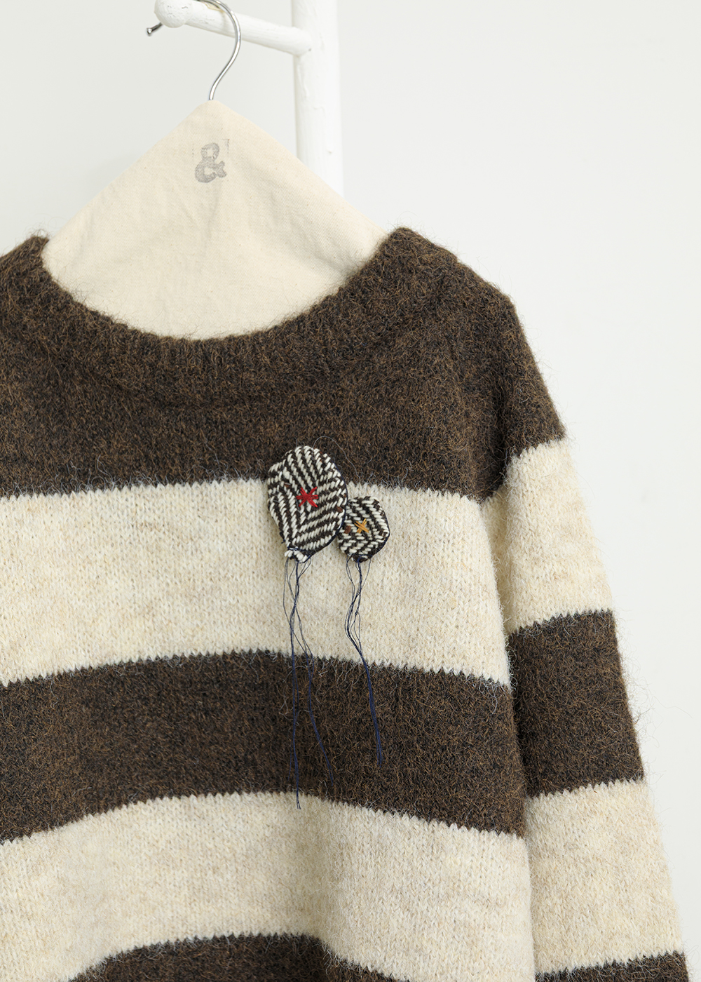 輕行緩游寬條紋毛衣 