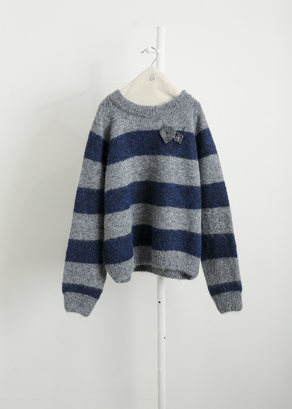 輕行緩游寬條紋毛衣 