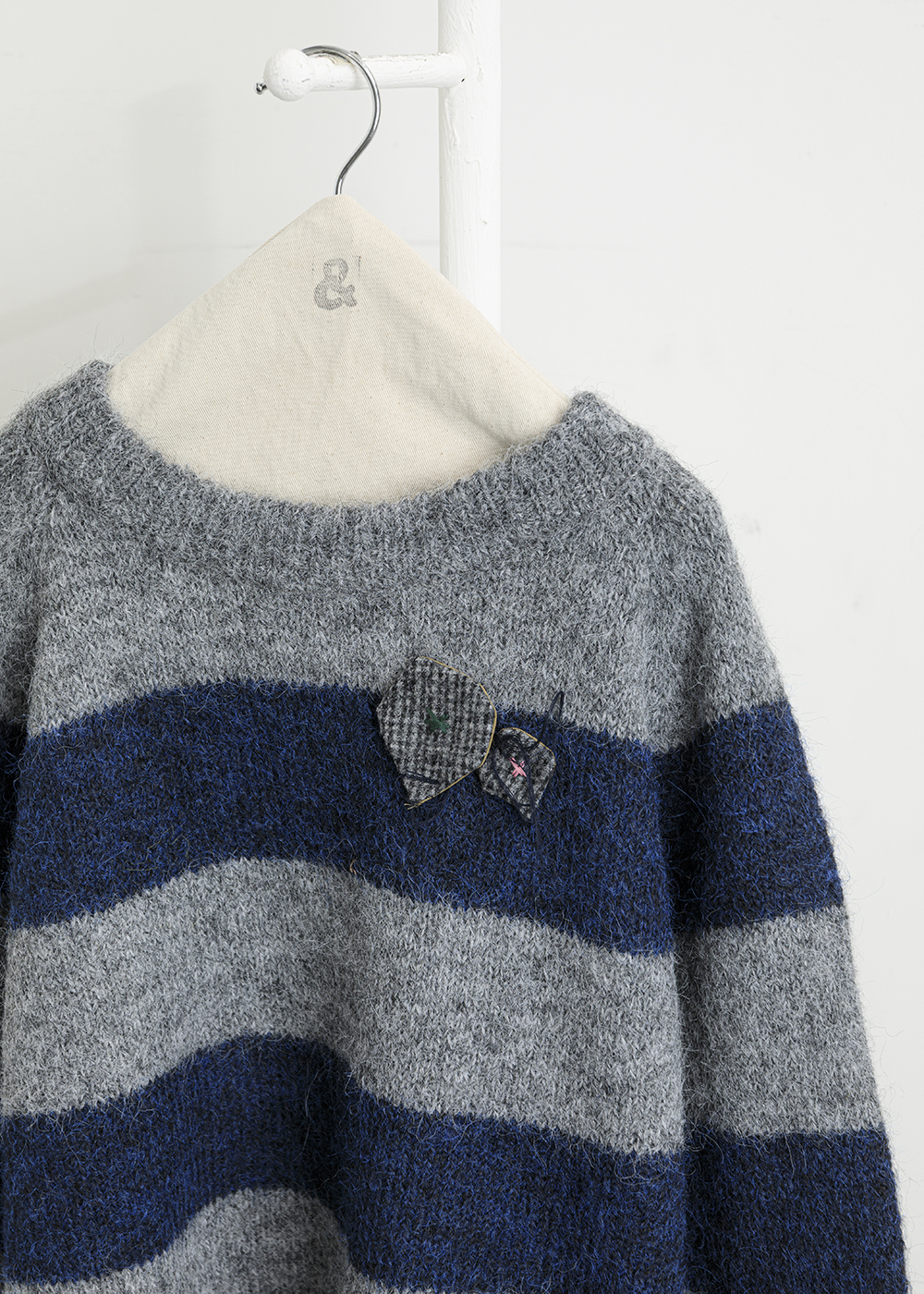 輕行緩游寬條紋毛衣 