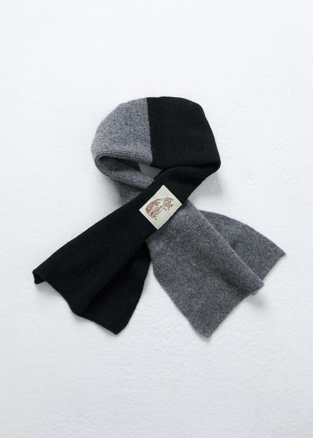 霜色羊毛拼接柔織圍巾