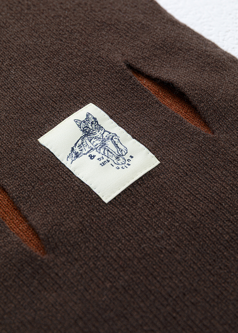 霜色羊毛拼接柔織圍巾