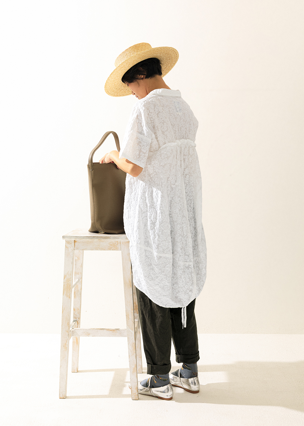  | 透織柔瓣 |浮雕緹花薄棉長版襯衫