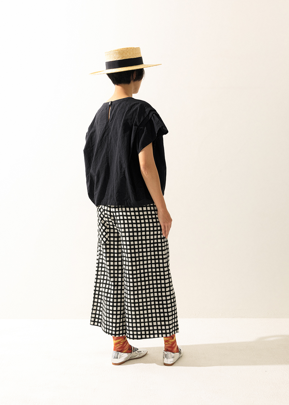 摺頁雙層立體荷葉袖上衣