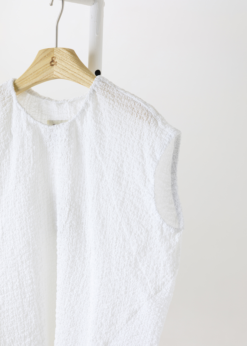  |雲絮浮雕| 立體皺感圓領上衣