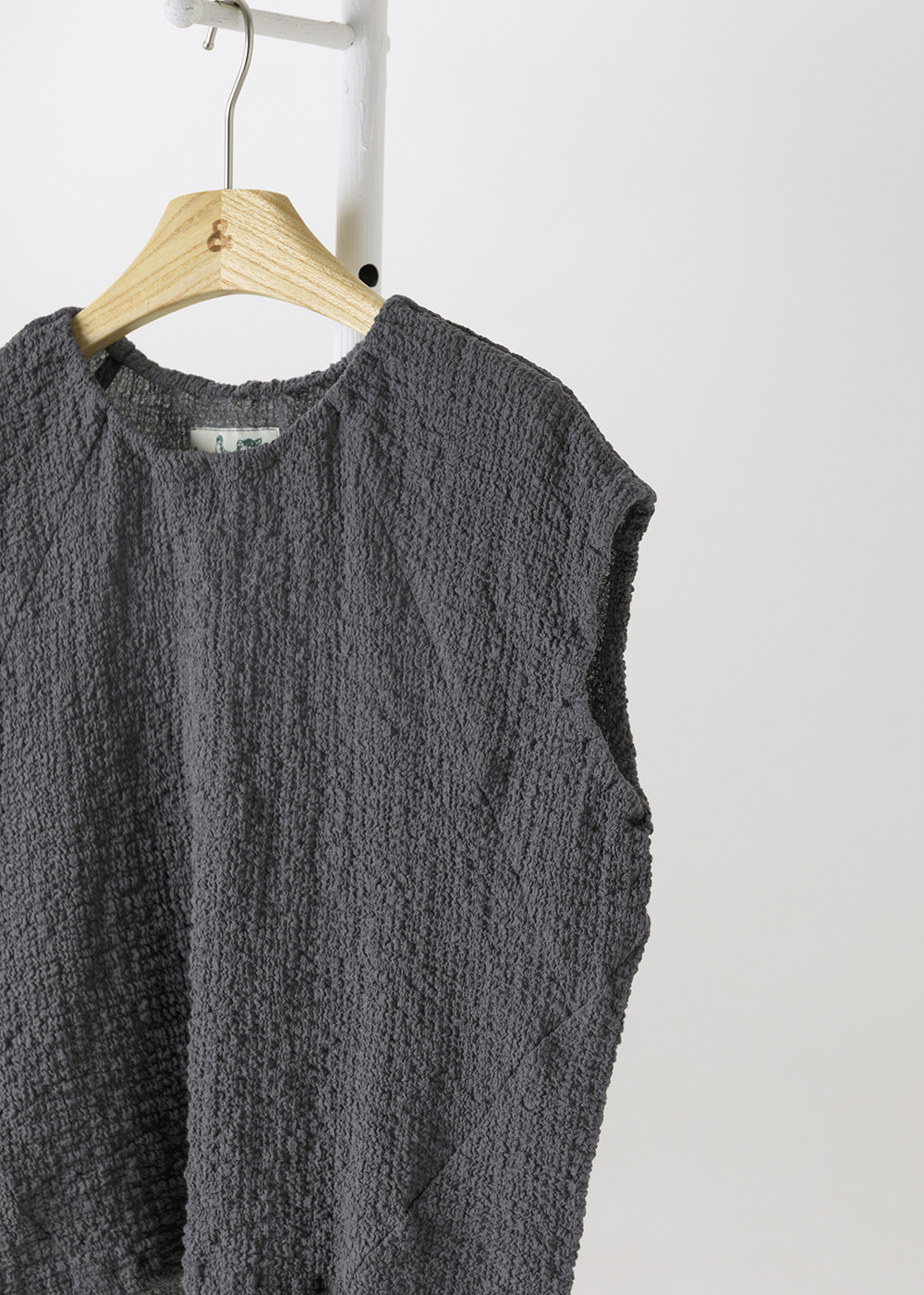  |雲絮浮雕| 立體皺感圓領上衣