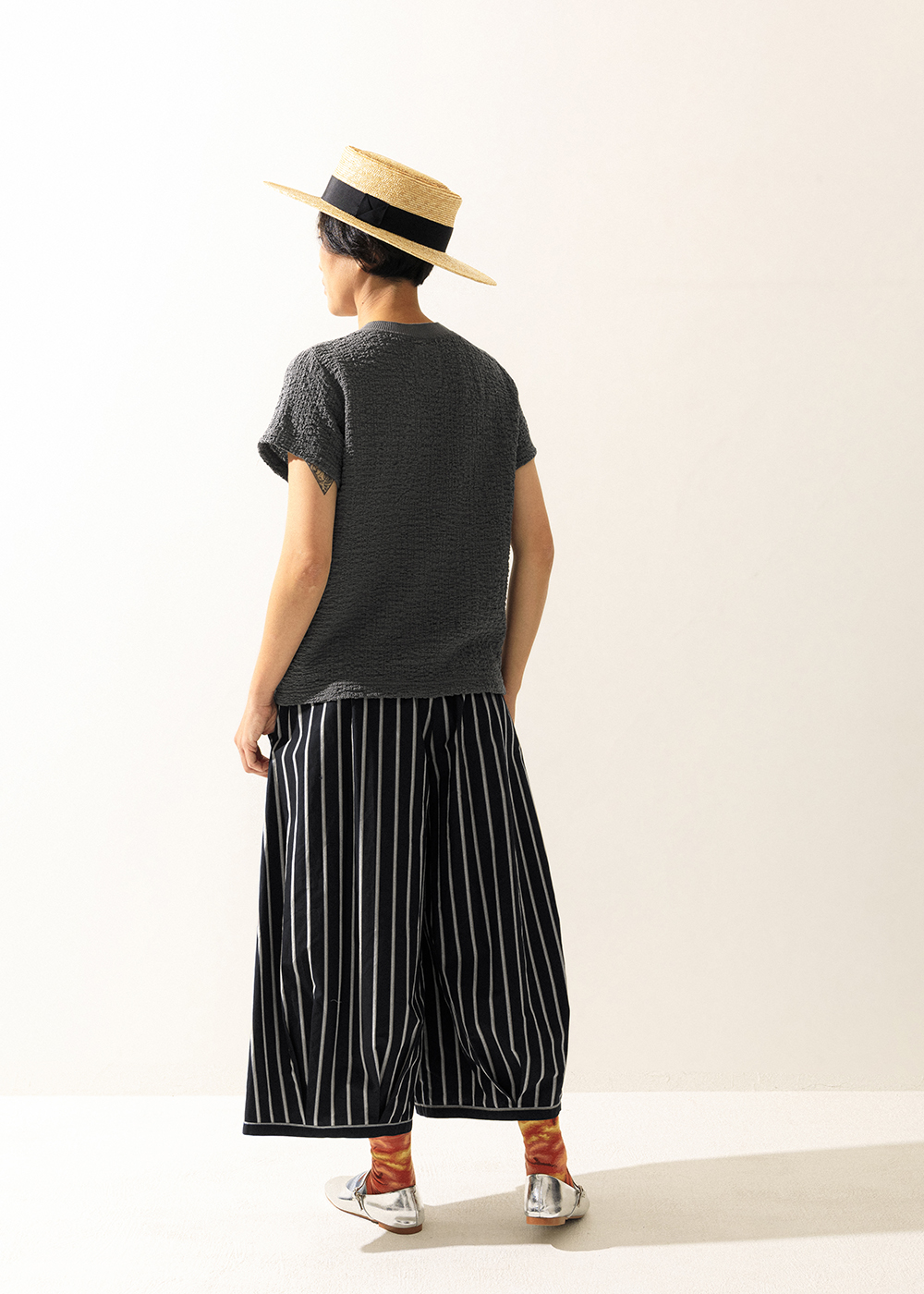  |雲絮浮雕|立體壓紋圓領上衣