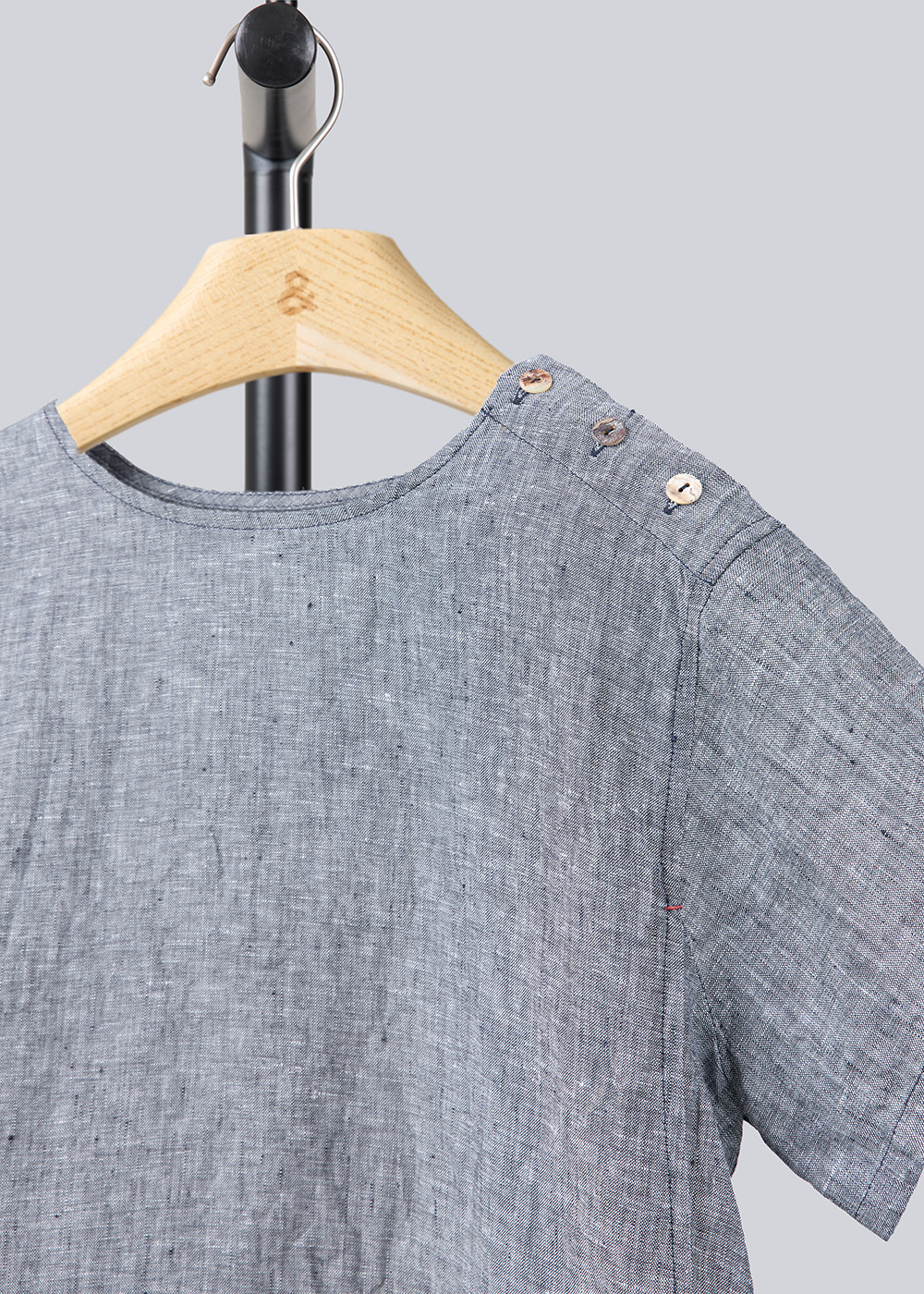 Short-sleeved top