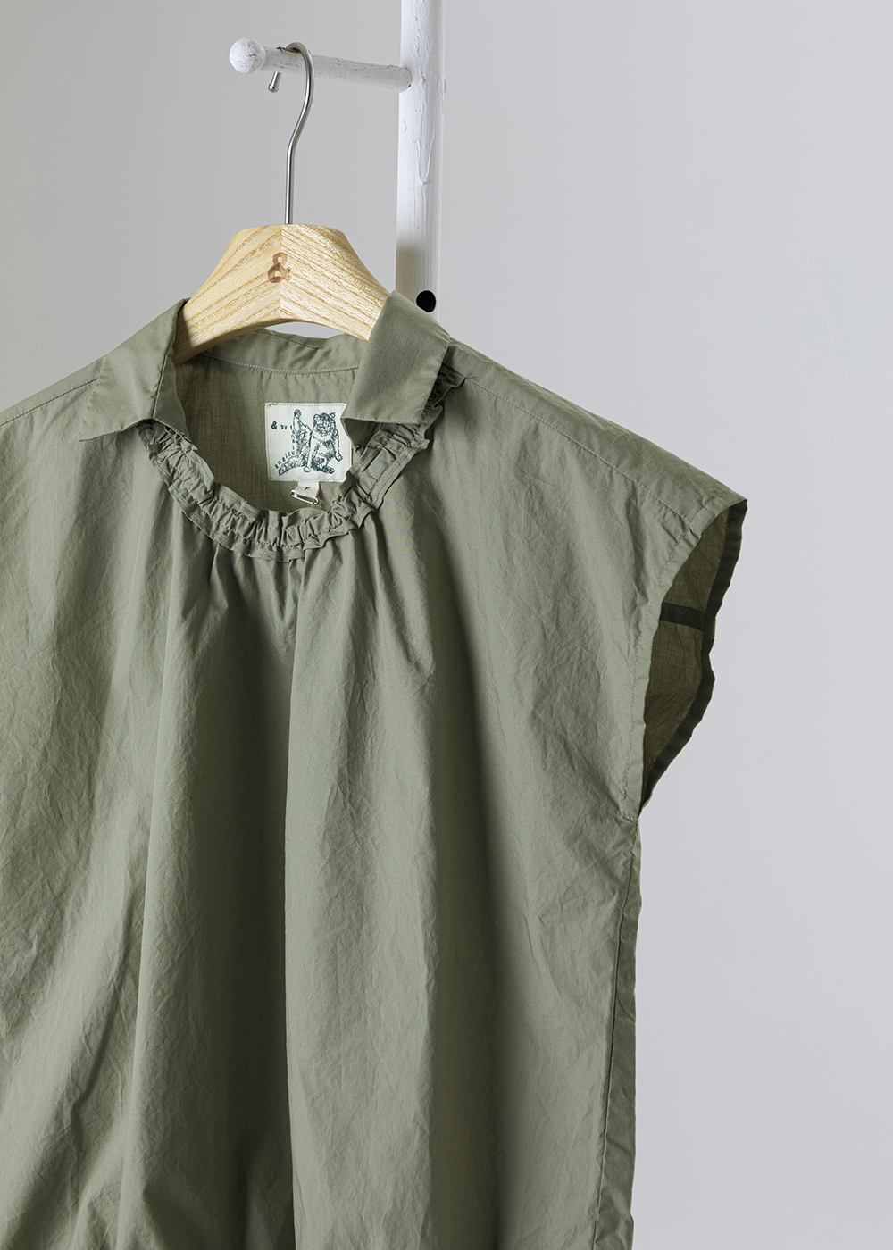 花苞詩韻空氣感無袖背心 