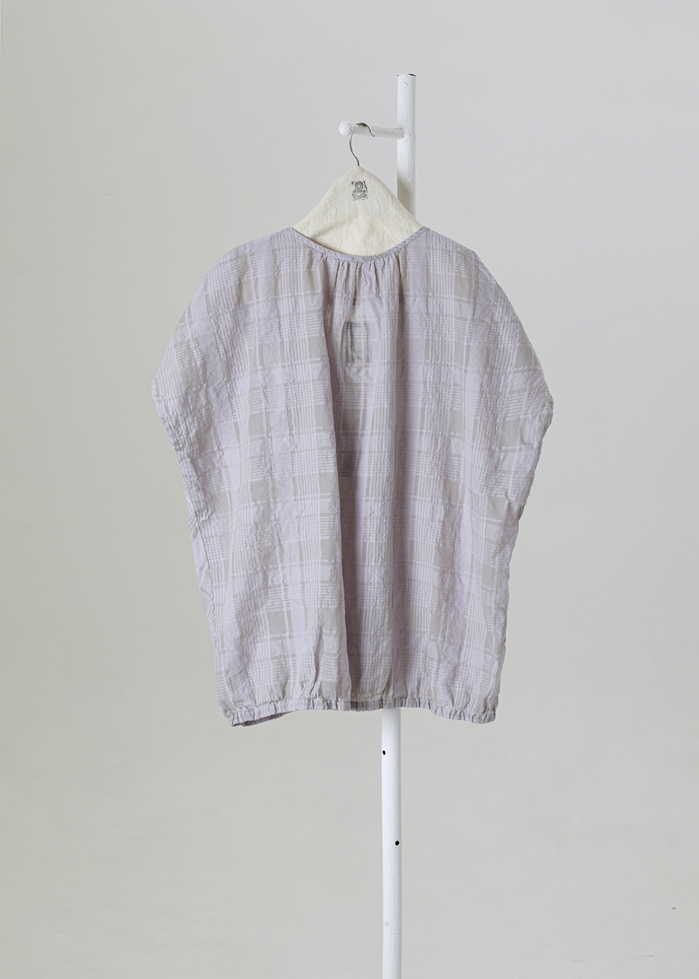  | 空氣霧格 |  疊影不對稱翻領縮口上衣