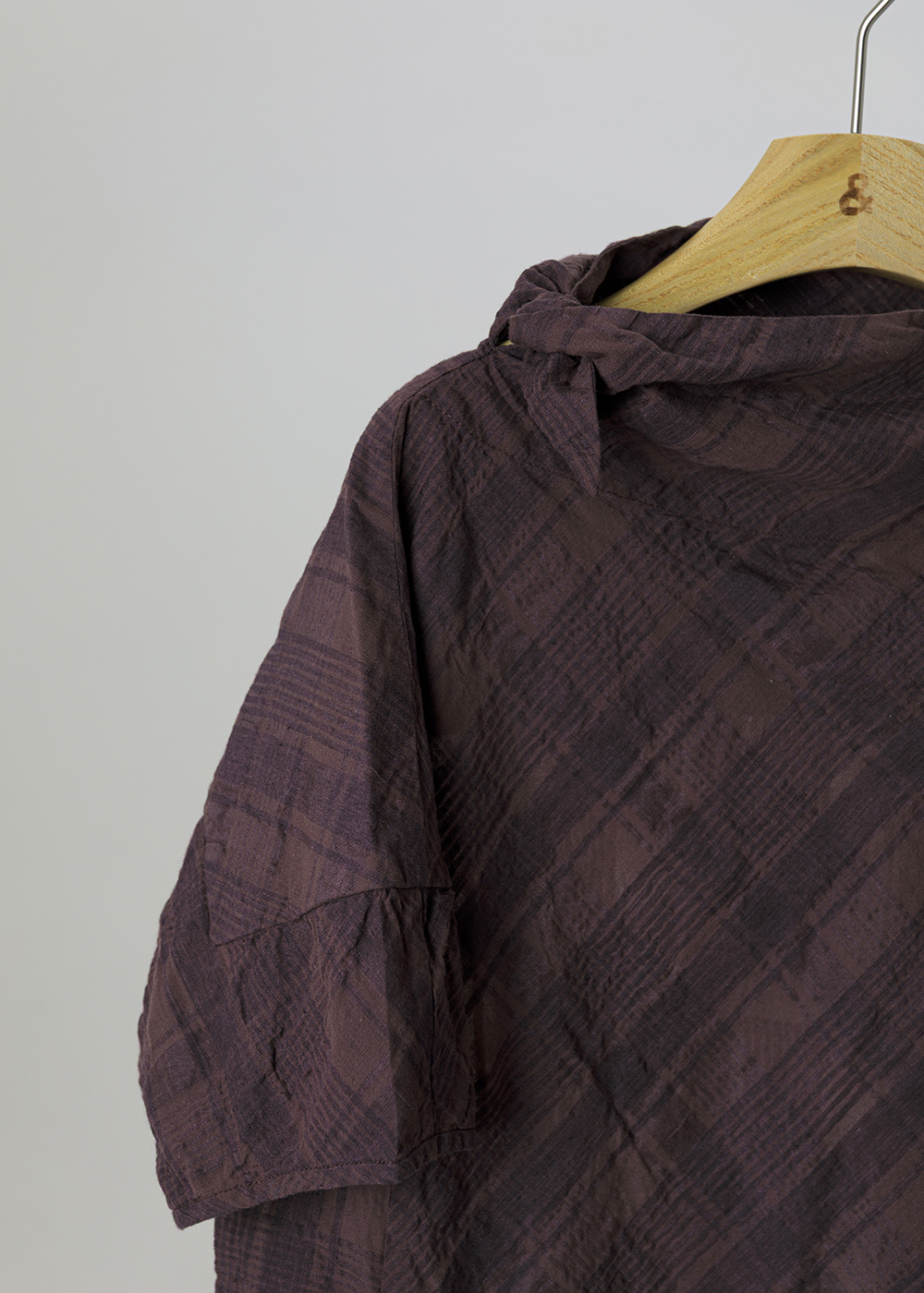 | 空氣霧格 |不對稱折領斜紋上衣