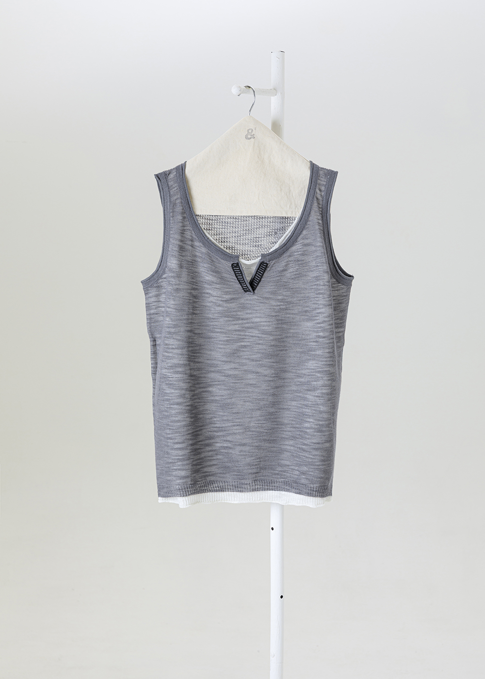 Sleeveless vest