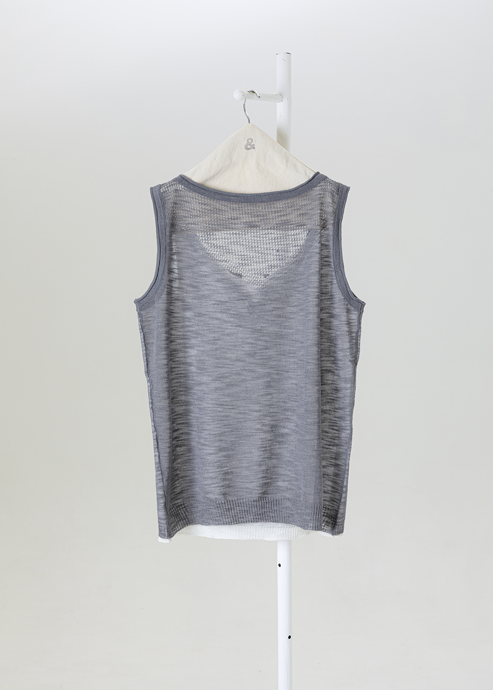 Sleeveless vest