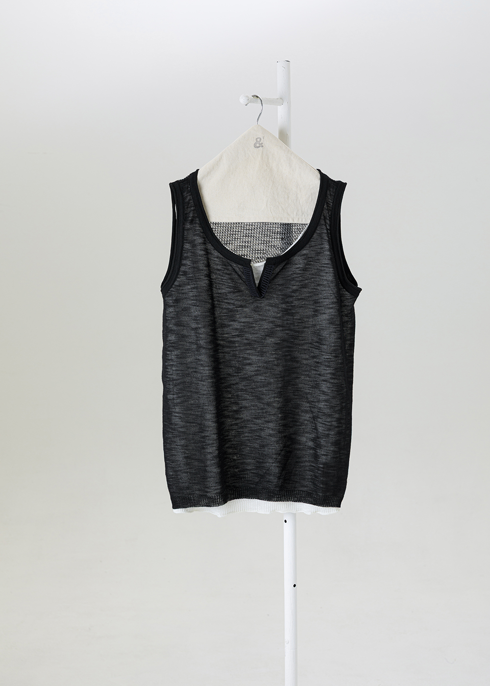 Sleeveless vest