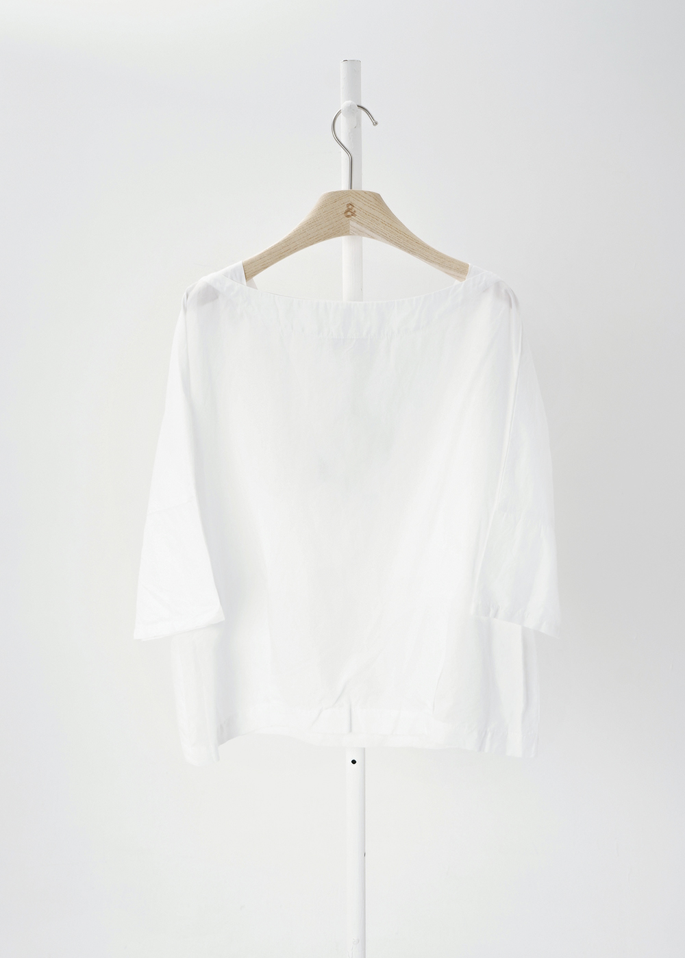 Quarter sleeves Top
