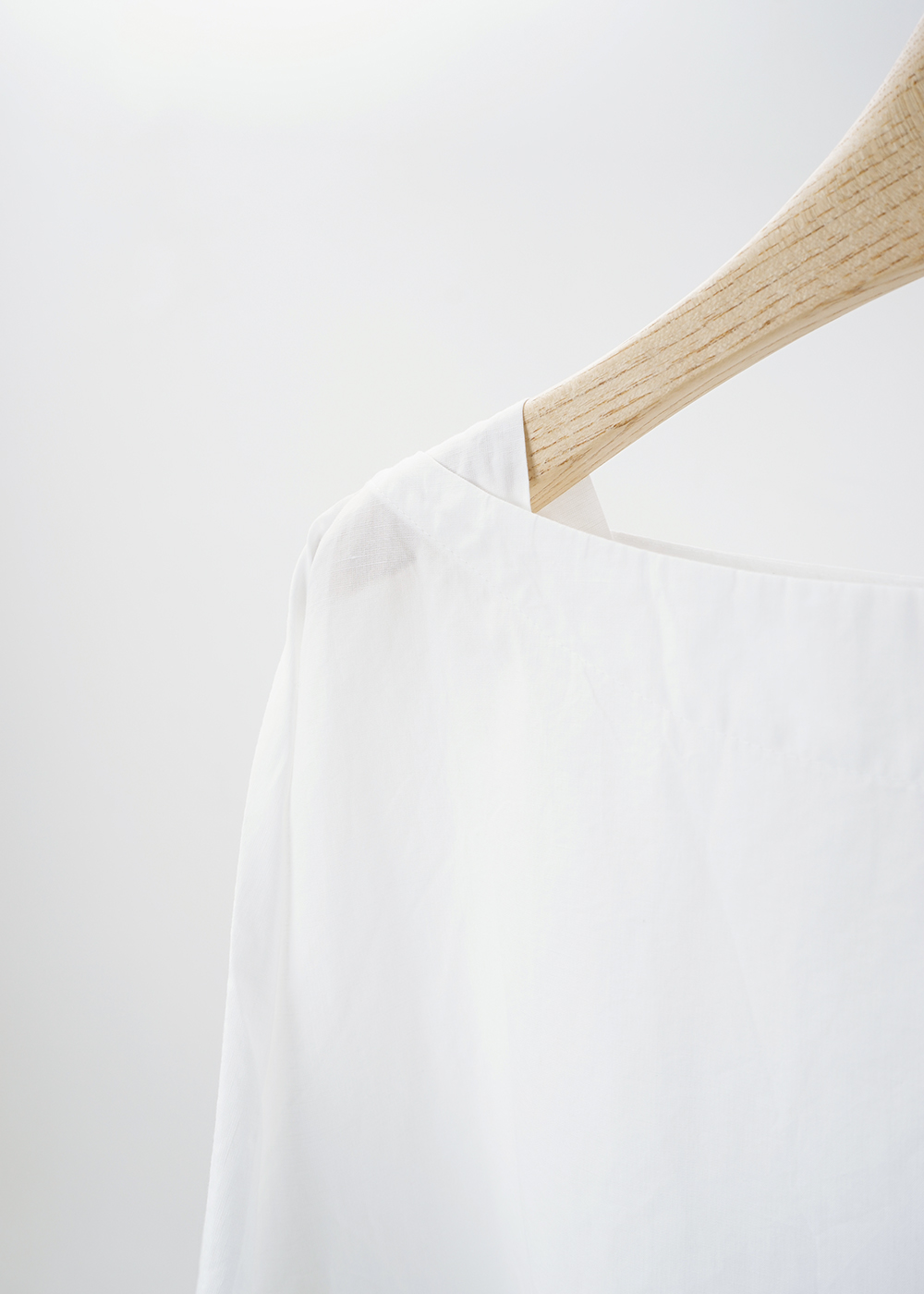 Quarter sleeves Top