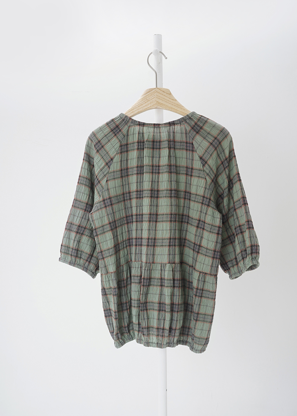 Quarter sleeves Top