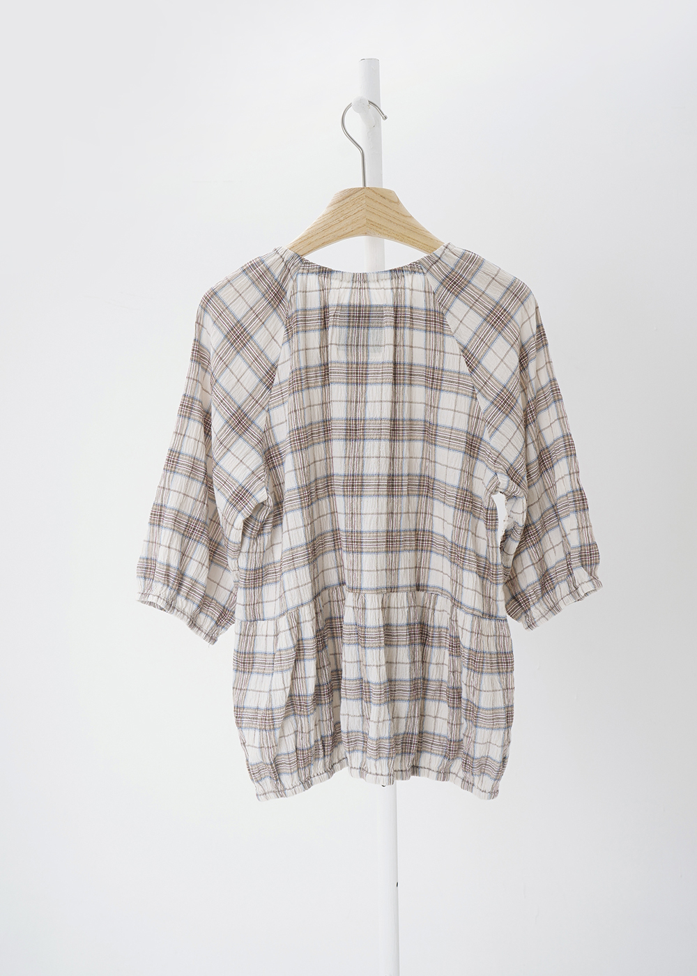 Quarter sleeves Top