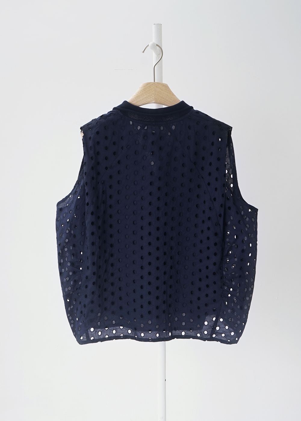  Sleeveless Top