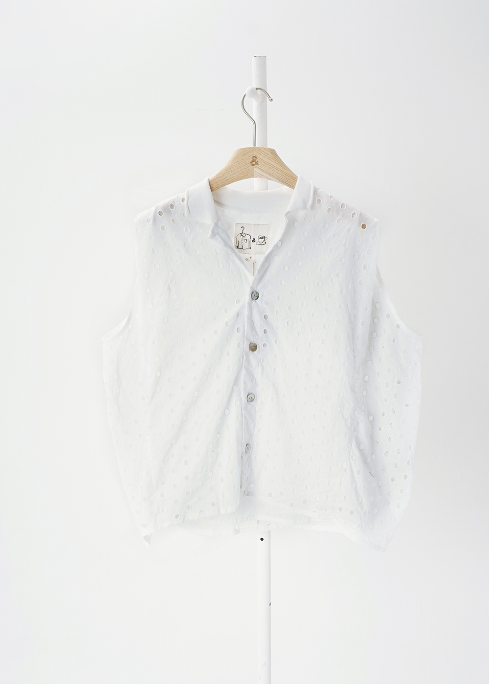  Sleeveless Top