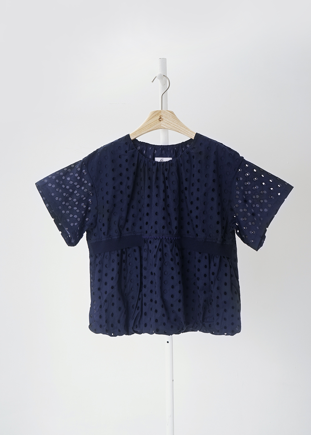 ｜棉霧森氧｜鏤空刺繡分層上衣