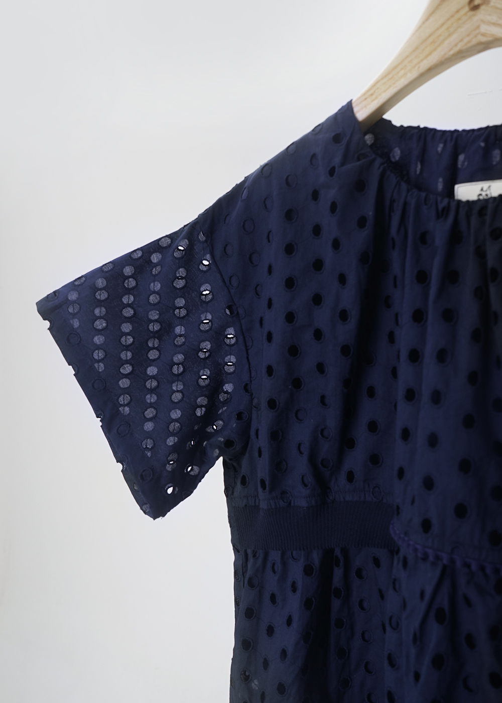 ｜棉霧森氧｜鏤空刺繡分層上衣
