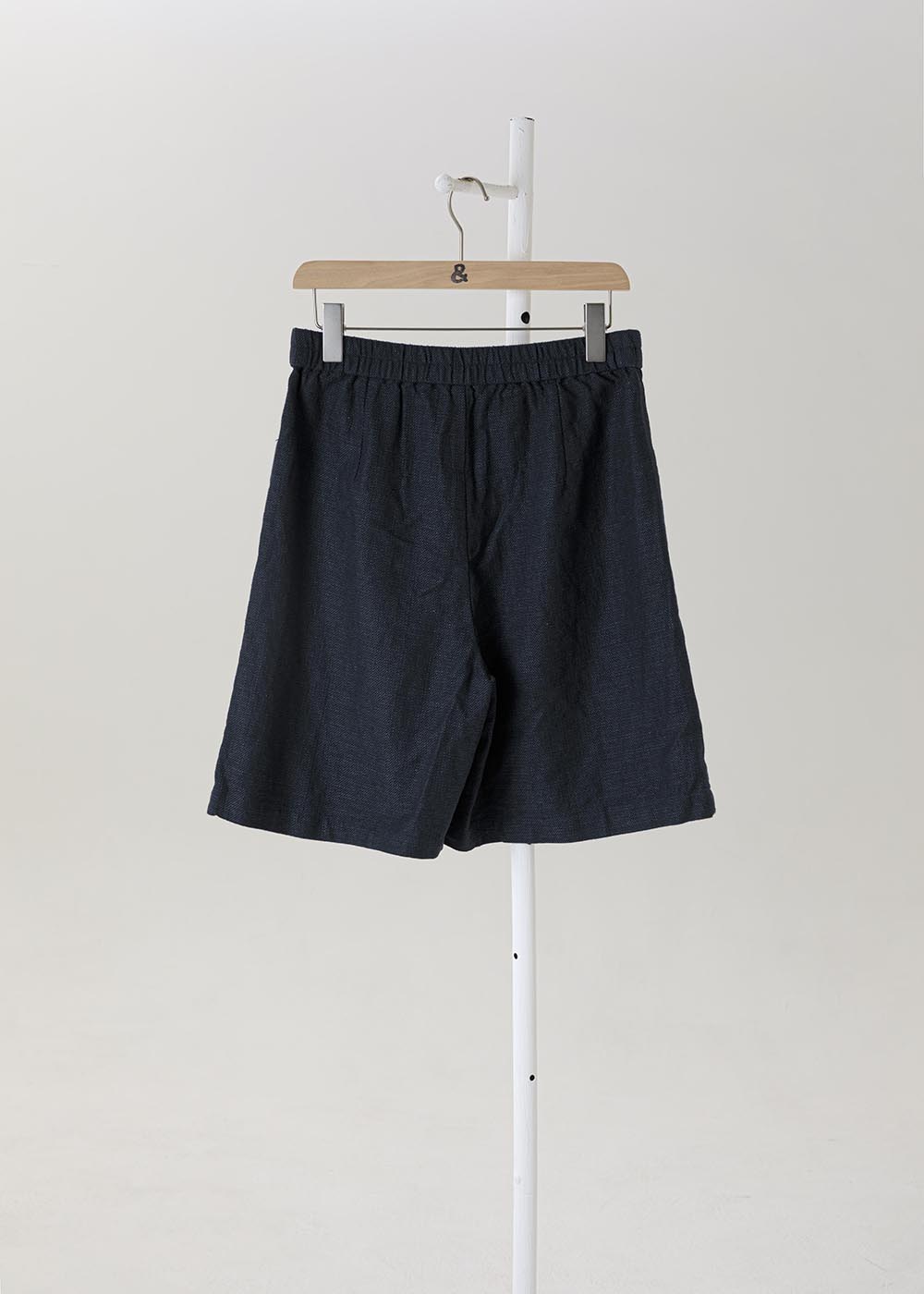  Knee-Length Shorts