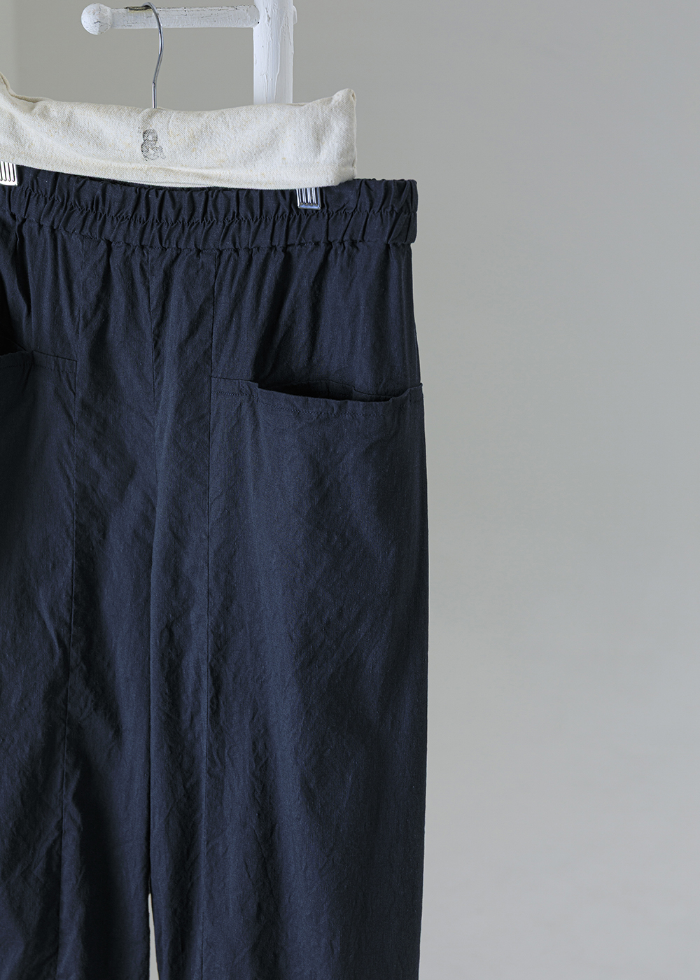 漫旅立體剪接大口袋繭型褲