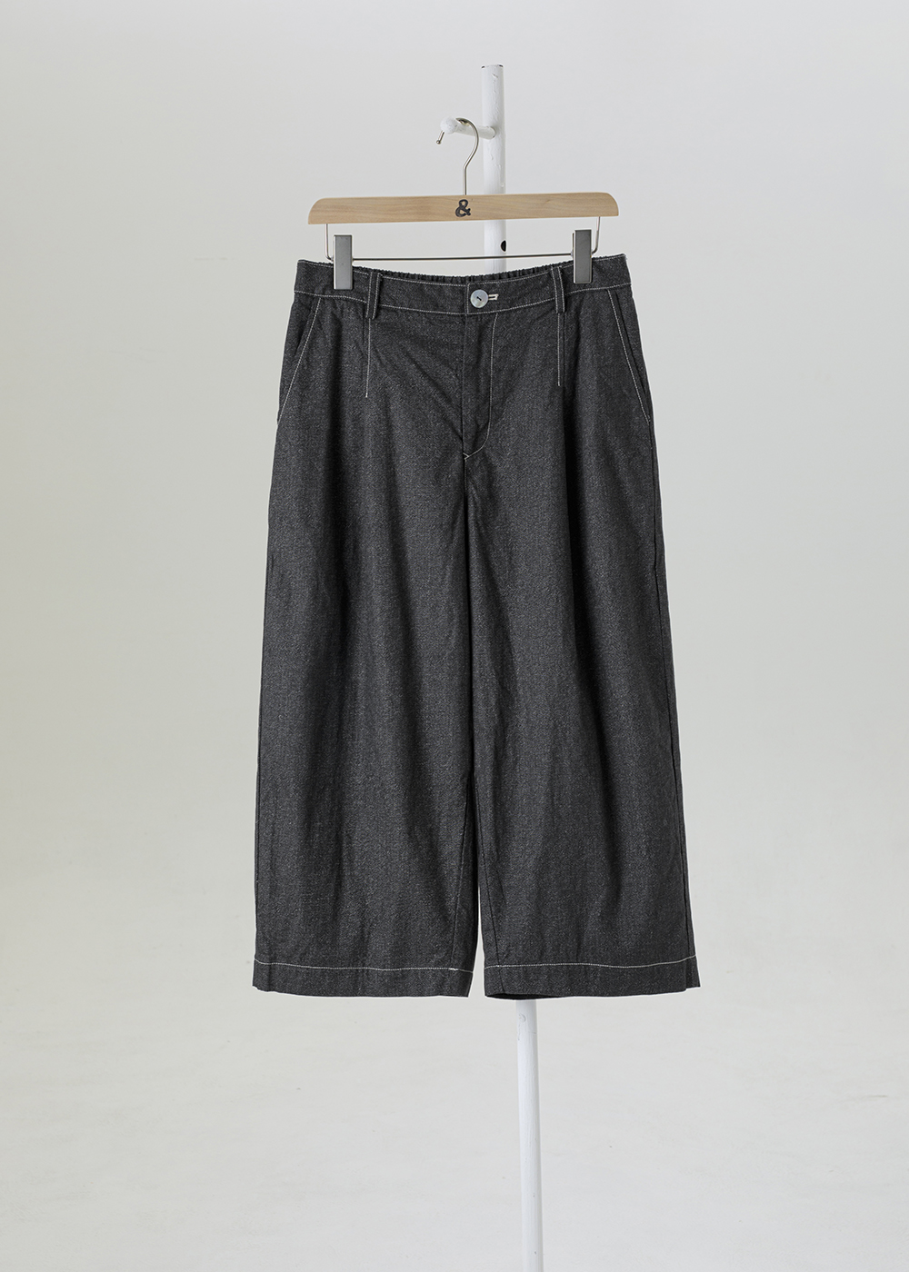  | 描線撞色 |寬版繭型八分裙褲・輪廓丹寧棉