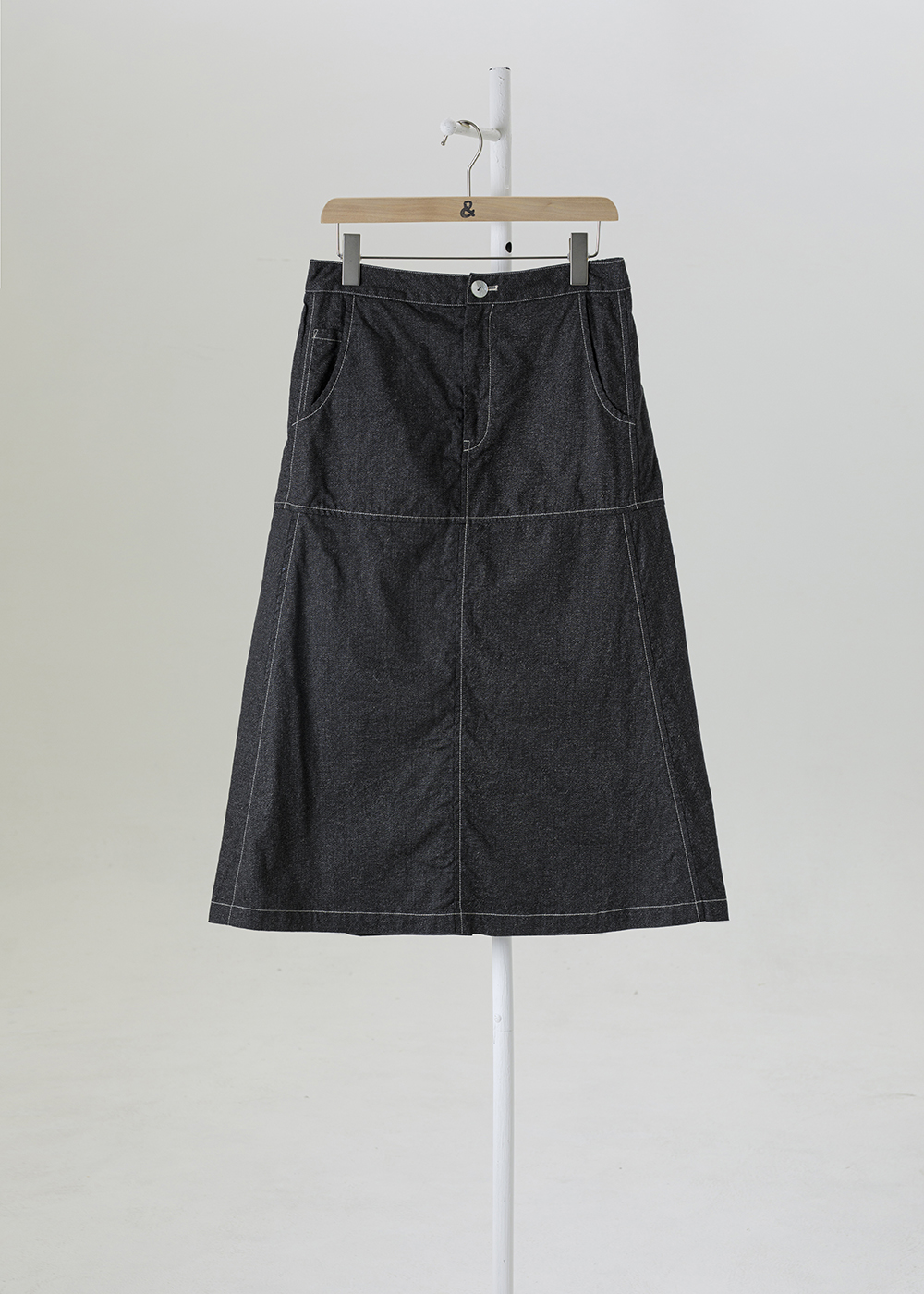 | 描線撞色 | 剪接A字長裙・輪廓丹寧棉 