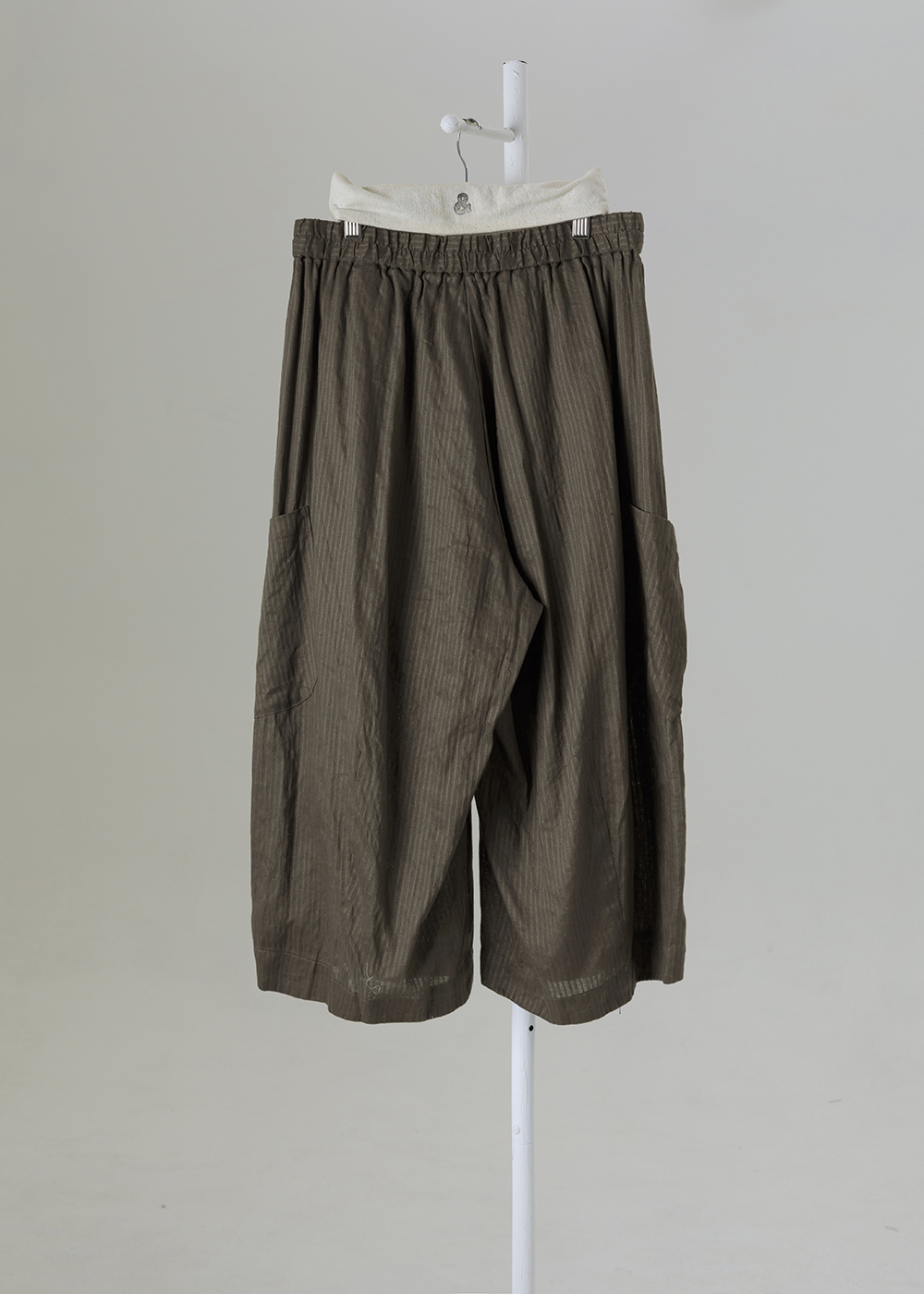 | 葉蔓光紋｜立體口袋細條紋寬褲