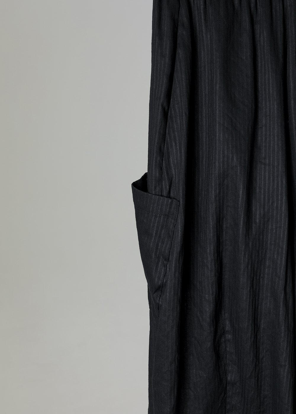 | 葉蔓光紋｜立體口袋細條紋寬褲