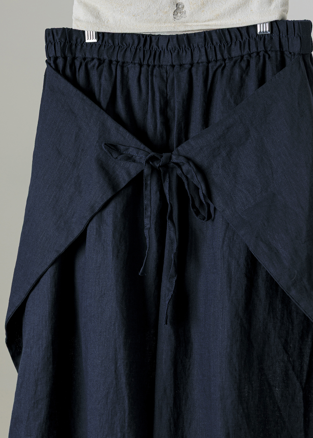 | 沁風麻織 |繫帶詩意前綁帶層次寬褲