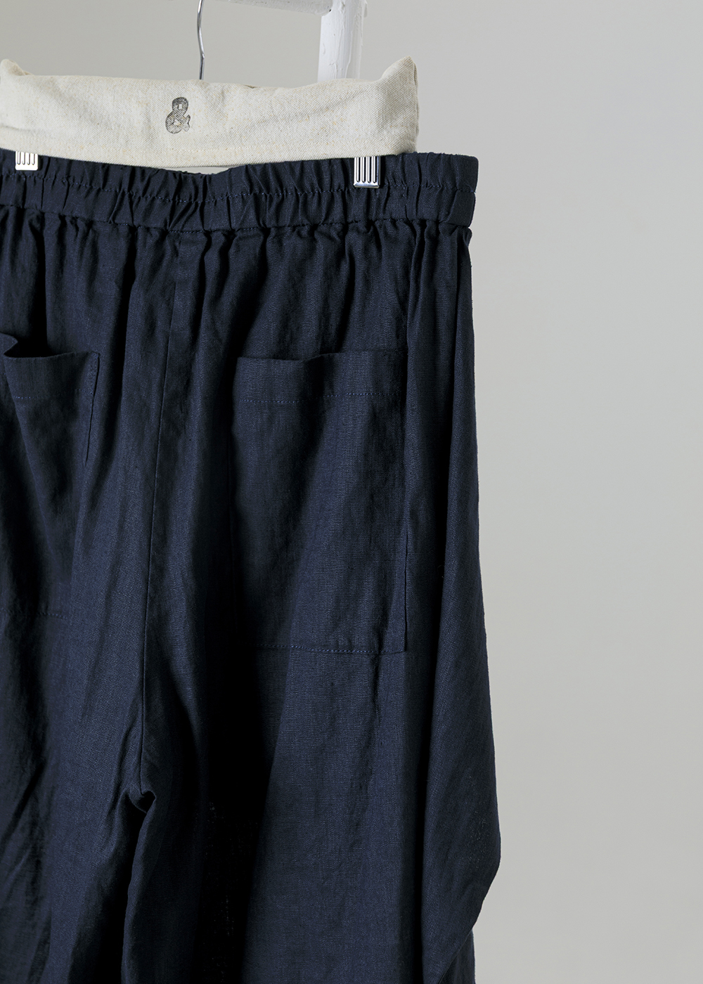 | 沁風麻織 |繫帶詩意前綁帶層次寬褲