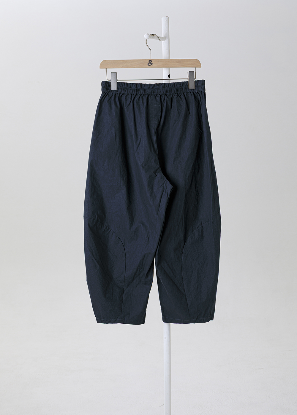 空氣浮雕繭型立體剪接褲