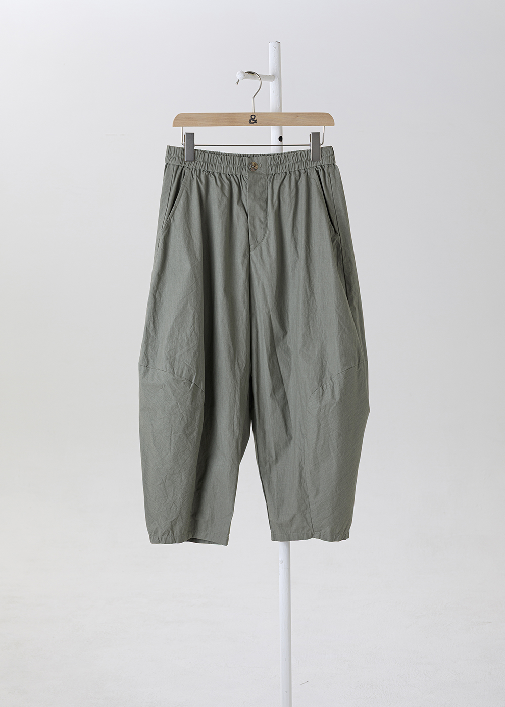 空氣浮雕繭型立體剪接褲