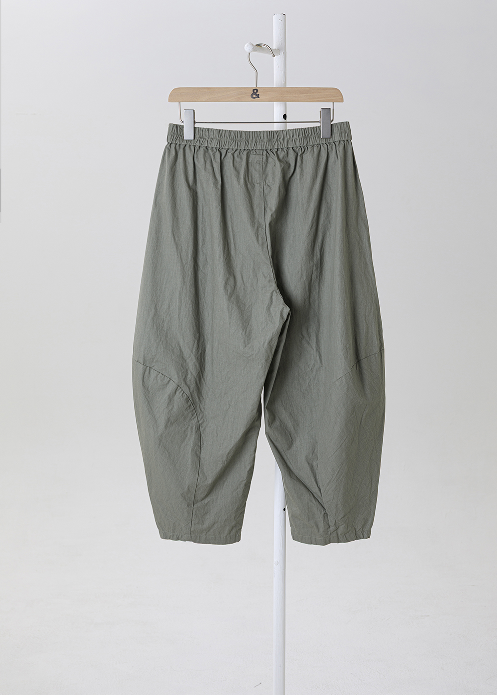 空氣浮雕繭型立體剪接褲