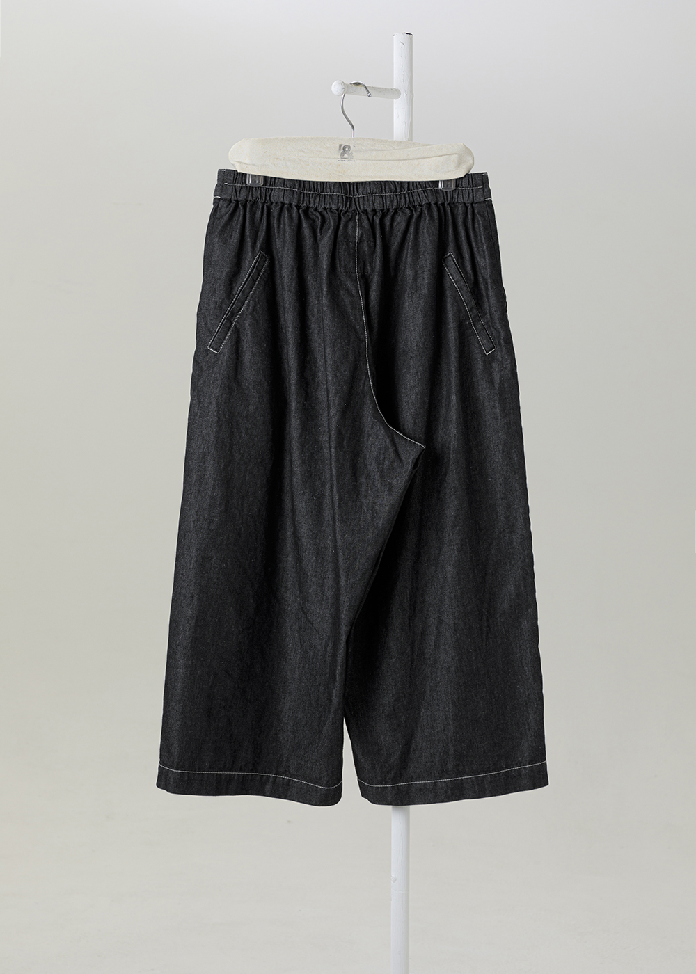 |構線之境| 全棉單寧寬版繭型八分裙褲・輪廓丹寧棉