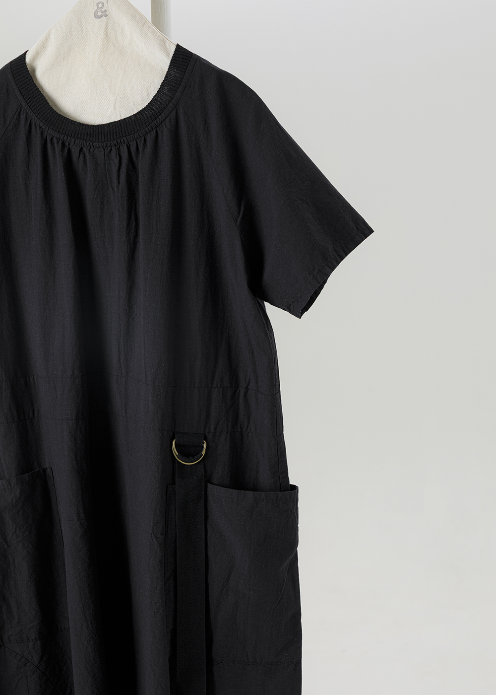 游牧織帶扣環大口袋洋裝 