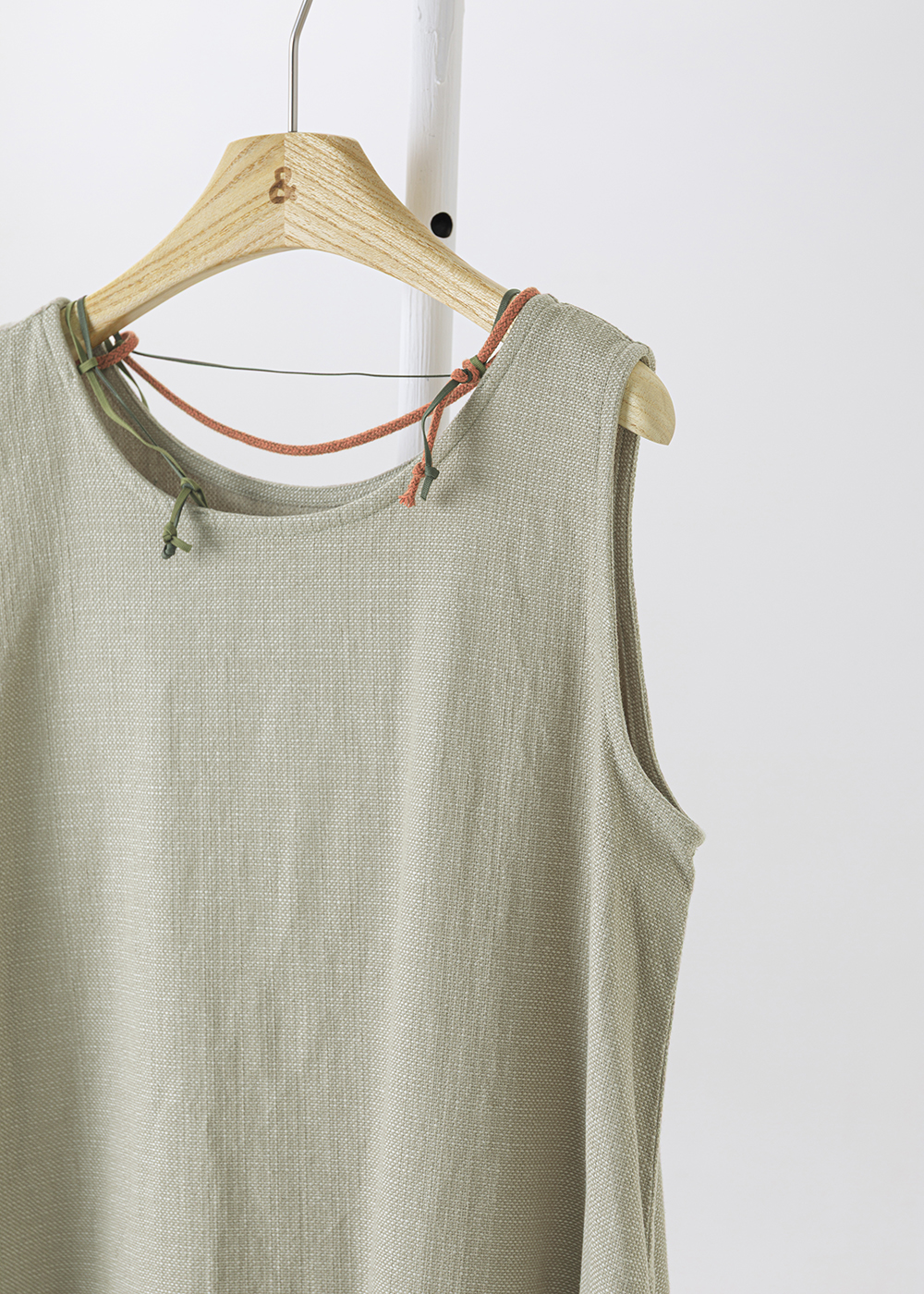 風絮撞色繫帶低腰洋裝